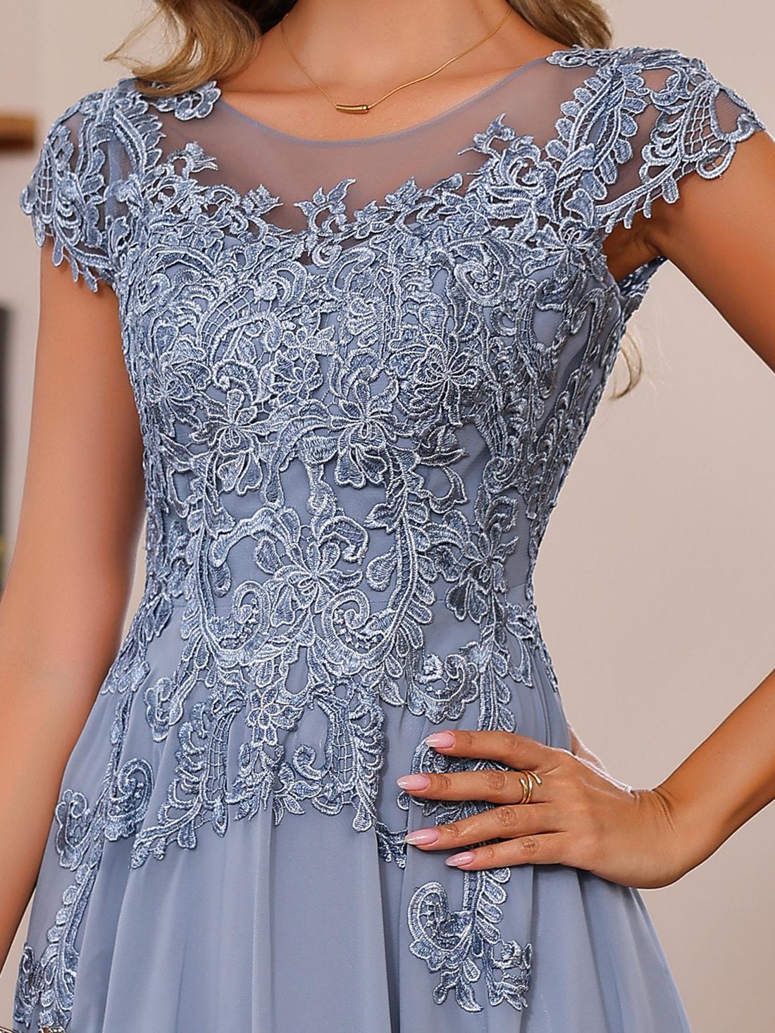 A Line Princess Scoop Neck Short Sleeves Floor Length Mother Of The Bride Dresses With Appliques