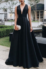 A-Line Black V-Neck Sleeveless A-Line Halt Charming Stain Prom Evening Dresses with Bow