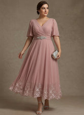 A-Line/Princess V Neck Plus Size Mother of the Bride Dresses Short Sleeves Chiffon Lace Tea Length with Sash