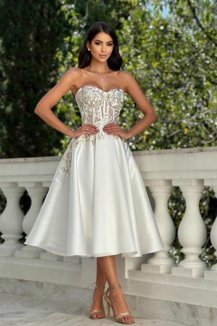 Amazing A-Line Satin Lace Sweetheart Sleeveless Ivory Prom Evening Dresses With Appliques