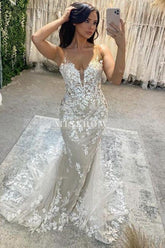 Amazing Column Tulle Lace Spaghetti Straps Sleeveless Ivory Wedding Dress With Appliques