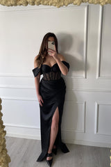 Attractive Black Off-The-Shoulder Sleeveless Mermaid Formal Dress with Front Split