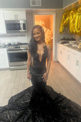 Beautiful Black Mermaid V-neck Sleeveless Lace Long Prom Dress