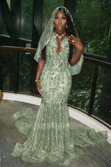 Beautiful Long Gold Mermaid Sleeveless Glitter Prom Dress with Veil