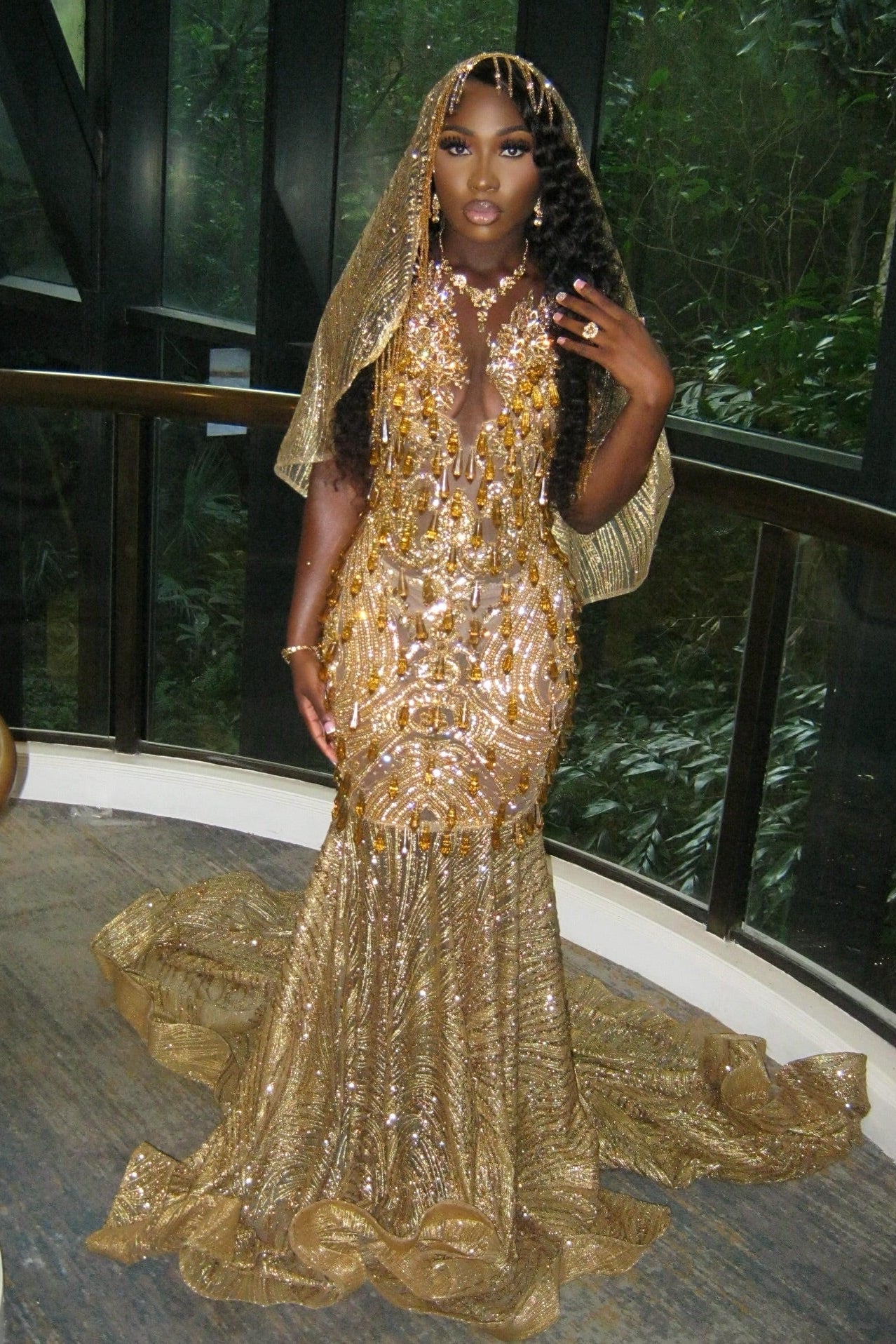 Beautiful Long Gold Mermaid Sleeveless Glitter Prom Dress with Veil