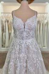 Beautiful White Spaghetti Strap A-Line V-Neck Sleeveless Backless Long Tulle Wedding Dresses With Appliques