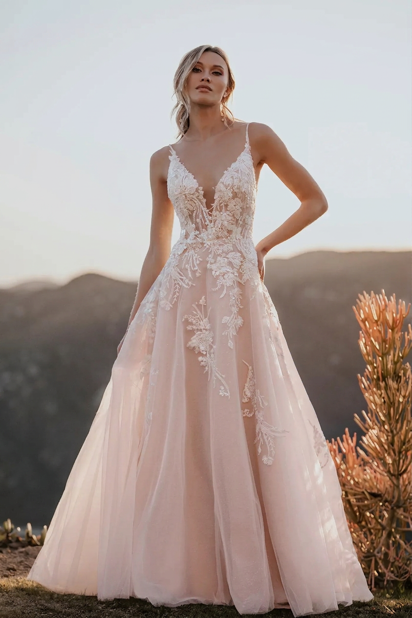 Beautiful White V-Neck Spaghetti Strap A-Line Sleeveless Tulle Wedding Dresses With Appliques