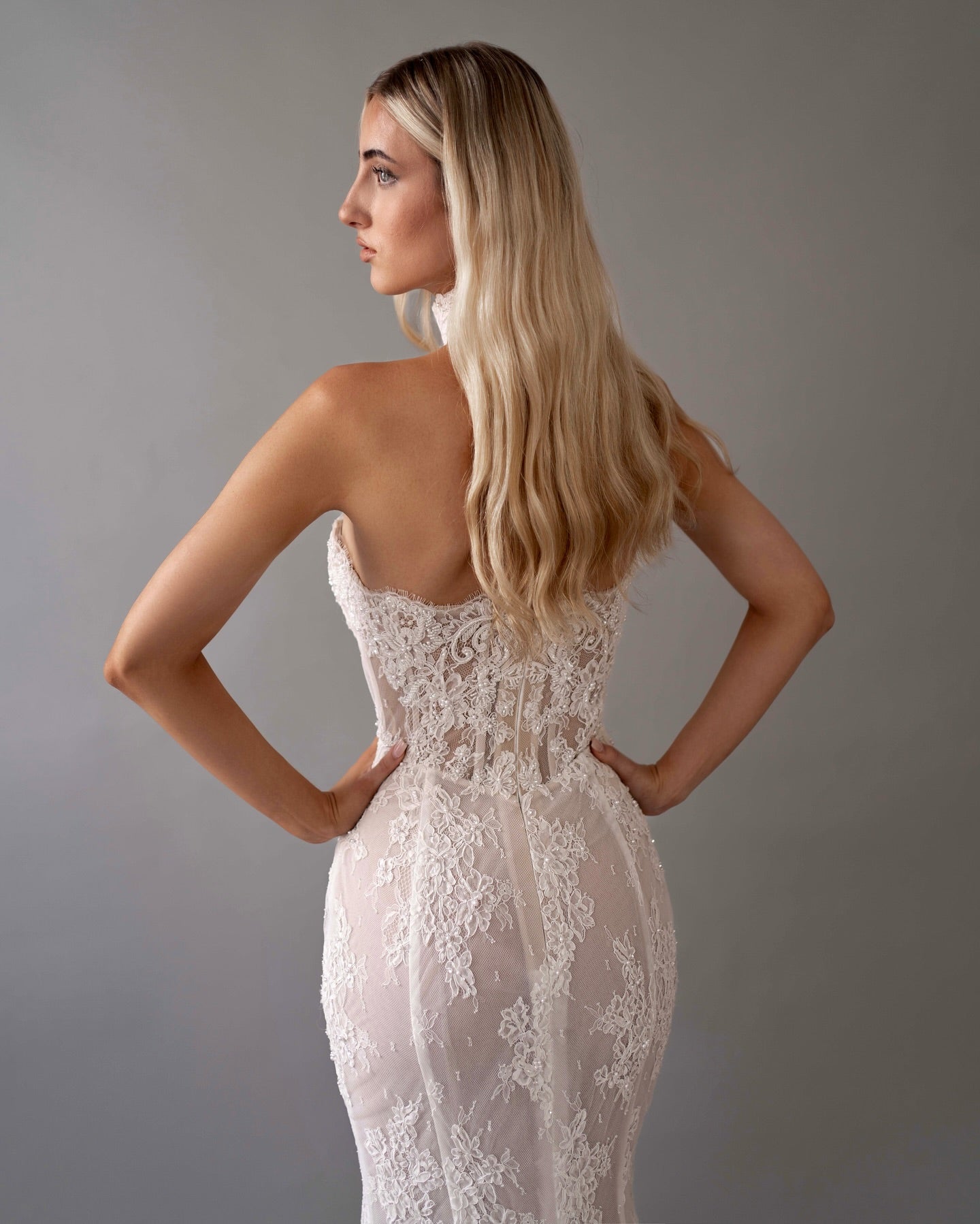 Beige Lace Applique Beaded Mermaid Wedding Dress Sweetheart Sleeveless Corset Bodice Split Front Cathedral Train Bridal Gown