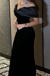 Black off-the-shoulder ruffled bodycon evening dress