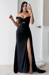 Black off-the-shoulder ruched mermaid evening dress