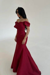 Burgundy off-the-shoulder ruffled mermaid evening dress