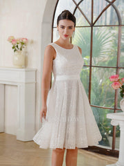 Charming A-Line Tulle Polyester Scoop Sleeveless Off White Prom Dresses With Sequined