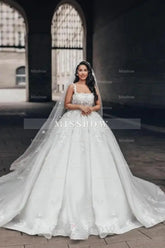Charming Ball Gown Lace Square Sleeveless White Wedding Dresses With Appliques