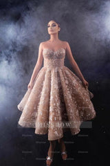 Charming Champagne Sweetheart A-Line Sequined Sleeveless Knee-Length Cocktail Dress With Appliques