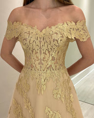 Charming Gold A-Line Off-The-Shoulder Floor-Length Tulle Bridesmaid Dresses With Appliques