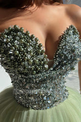 Charming Green Ball Gown Sweetheart Beaded Sequined Sleeveless Long Tulle Prom Dresses With Pearls