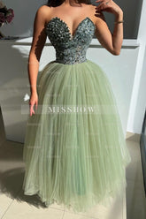 Charming Green Ball Gown Sweetheart Beaded Sequined Sleeveless Long Tulle Prom Dresses With Pearls