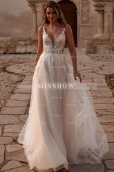 Charming Ivory A-Line Spaghetti Strap V-Neck Lace Sleeveless Long Tulle Wedding Dresses With Appliques