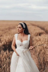 Charming Long White A-line Tulle Sleeveless Wedding Dress with Lace