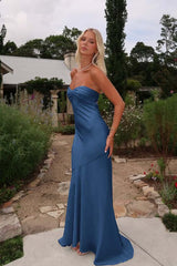 Charming Sleeveless Strapless Long Mermaid Formal Dress With Pleated
