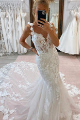 Charming White Lace Mermaid V-Neck Spaghetti Strap Sequined Sleeveless Cathedral Train Tulle Wedding Dresses With Appliques