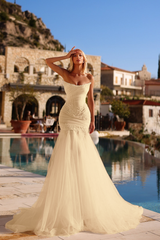 Charming White Mermaid Strapless Sleeveless Beaded Tulle Wedding Dress With Appliques