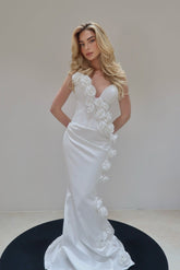 Charming White Mermaid Sweetheart Sleeveless Long Satin Wedding Dresses With Handmade Flowers