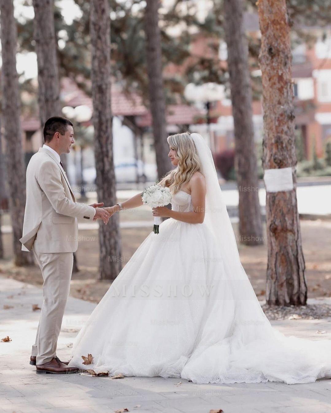 Charming White Sweetheart Ball Gown Beaded Sleeveless Cathedral Train Tulle Wedding Dresses