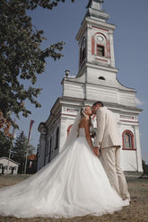 Charming White Sweetheart Ball Gown Beaded Sleeveless Cathedral Train Tulle Wedding Dresses