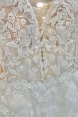 Charming White Sweetheart Spaghetti Strap A-Line Sequined Sleeveless Court Train Tulle Wedding Dresses With Appliques