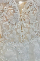 Charming White Sweetheart Spaghetti Strap A-Line Sequined Sleeveless Court Train Tulle Wedding Dresses With Appliques