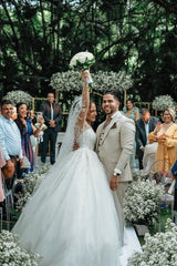 Charming White V-Neck Ball Gown Long Sleeves Sequined Long Tulle Wedding Dresses With Appliques