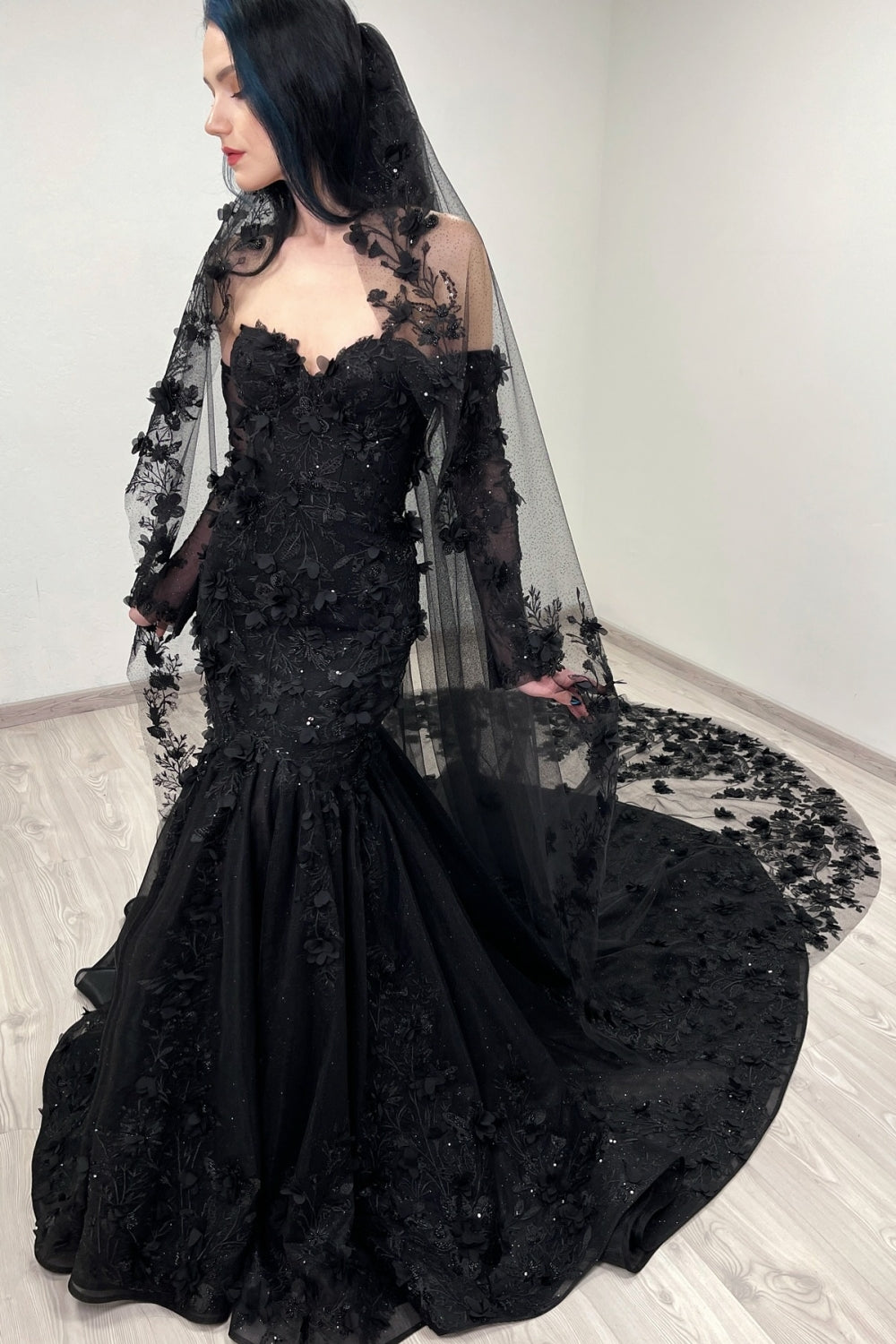 Chic Black Mermaid Sweetheart Lace Off-The-Shoulder Long Sleeves Sequined Cathedral Train Satin Evening Dresses With Appliques