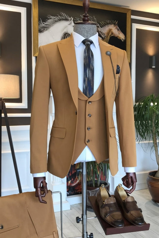 Chic Caramel Peaked Lapel Three-Piece Prom Suit