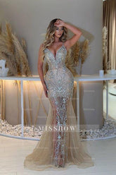 Chic Champagne Mermaid V-Neck Spaghetti Strap Sleeveless Sequined Long Tulle Prom Dresses With Rhinestone
