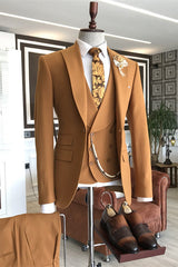 Chic Light Khaki Three-Piece Peaked Lapel Prom Suit