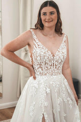 Chic White A-Line Spaghetti Strap V-Neck Sleeveless Long Tulle Split Front Wedding Dresses With Appliques