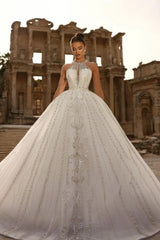 Chic White Halter A-Line Sleeveless Sequined Lace Ball Gown Long Tulle Wedding Dresses With Appliques