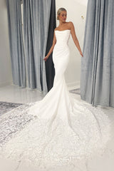 Chic White Lace Mermaid Sweetheart Strapless Sleeveless Cathedral Train Ruffle Satin Wedding Dresses