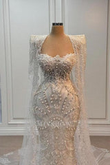 Chic White Mermaid Strapless Sleeveless Beaded Watteau Train Tulle Wedding Dress With Pearls