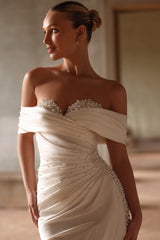Chic White Mermaid Sweetheart Off-The-Shoulder Sleeveless Panel Train Satin Wedding Dresses With Pearls