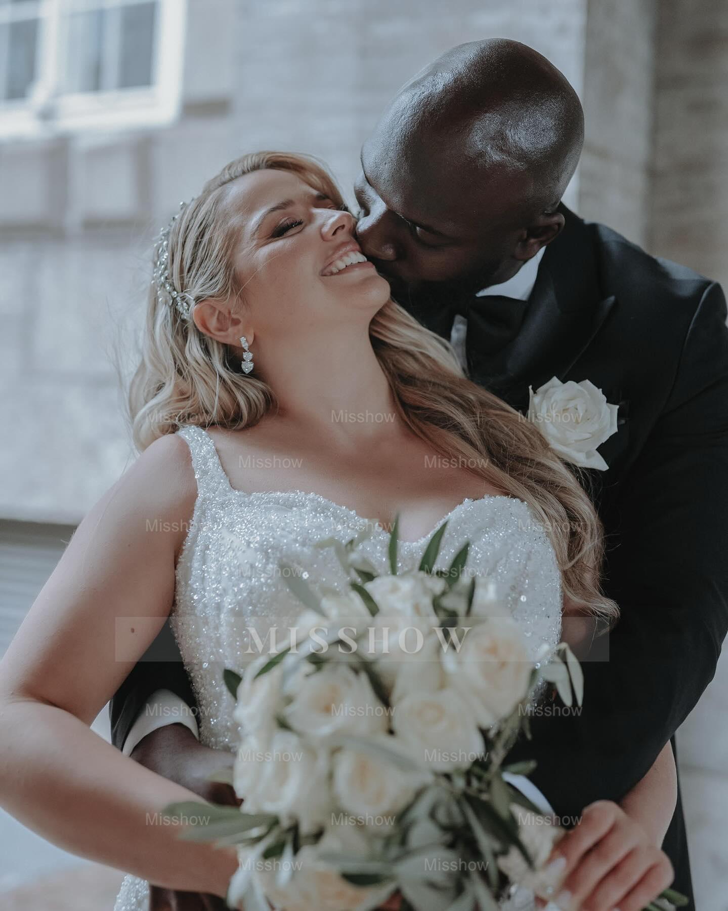 Chic White Mermaid Sweetheart Sleeveless Beaded Sequined Long Wedding Dress