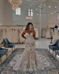 Chic White Mermaid Sweetheart Strapless Sleeveless Lace Chapel Train Tulle Wedding Dress With Appliques