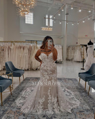 Chic White Mermaid Sweetheart Strapless Sleeveless Lace Chapel Train Tulle Wedding Dress With Appliques