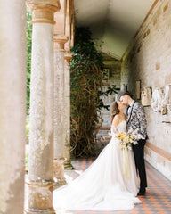 Chic White Sweetheart A-Line Cathedral Train Tulle Wedding Dresses With Appliques