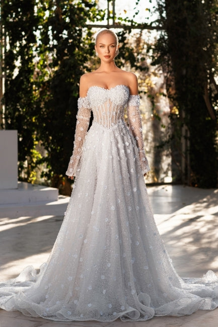 Chic White Sweetheart A-Line Sleeveless Sequined Sweep Train Tulle Wedding Dresses With 3D Flowers