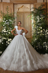 Chic White Sweetheart Ball Gown One-Shoulder Sleeveless Cathedral Train Tulle Wedding Dresses With Handmade Flowers