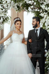 Chic White Sweetheart Spaghetti Strap Sleeveless Ball Gown Tulle Wedding Dresses With Pearls And Appliques
