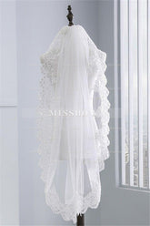Cute Tulle Lace Scalloped Edge 1.5*1.45M Wedding Veils with Appliques Sequined