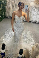 Designer Column Tulle Lace Sweetheart Sleeveless Ivory Wedding Dresses With Appliques Train